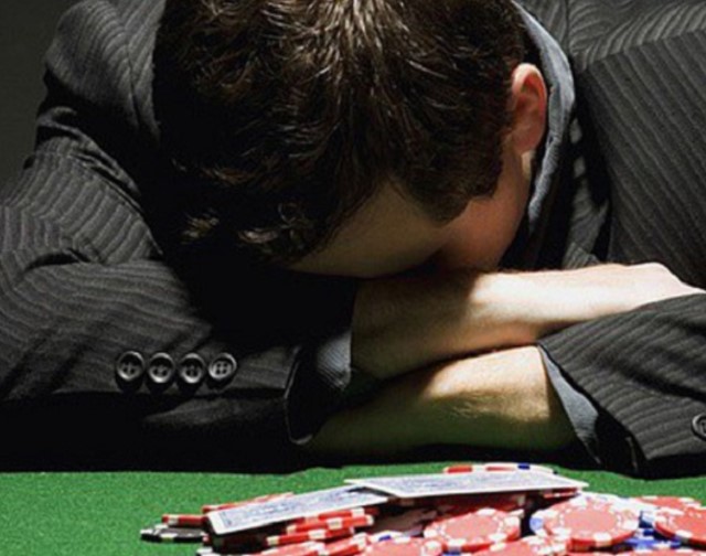 Nguyên nhân gây ra nghiện cờ bạc